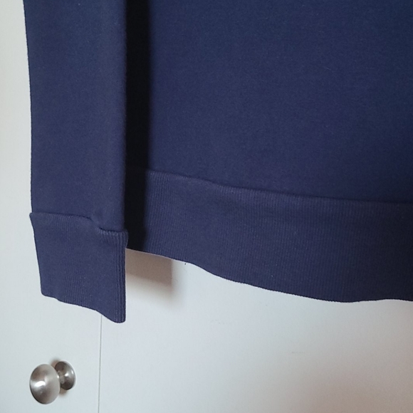 sweatshirt - Picture 4 of 4